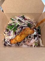 GLUTENFRI Risnudelsalat med kyllingespyd   