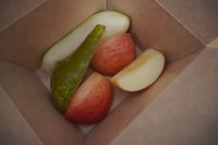 Frugtpakke med æble og pære   