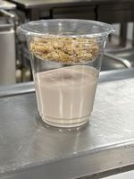 Jordbæryoghurt med müsli   